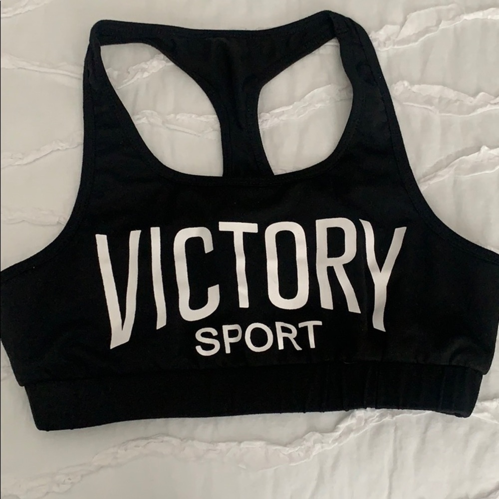 Black sports bra
